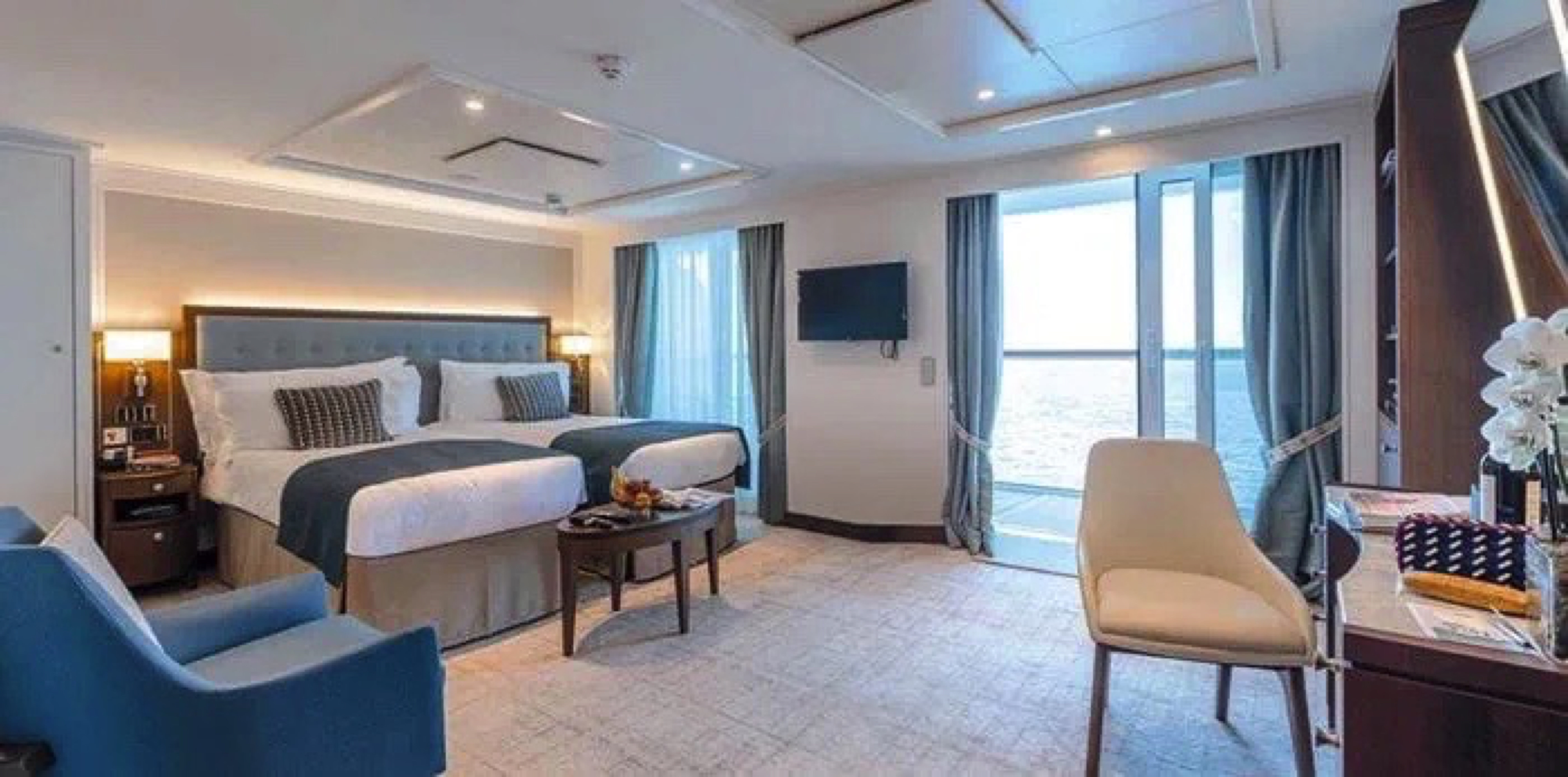 Adapted Junior Suite with Balcony